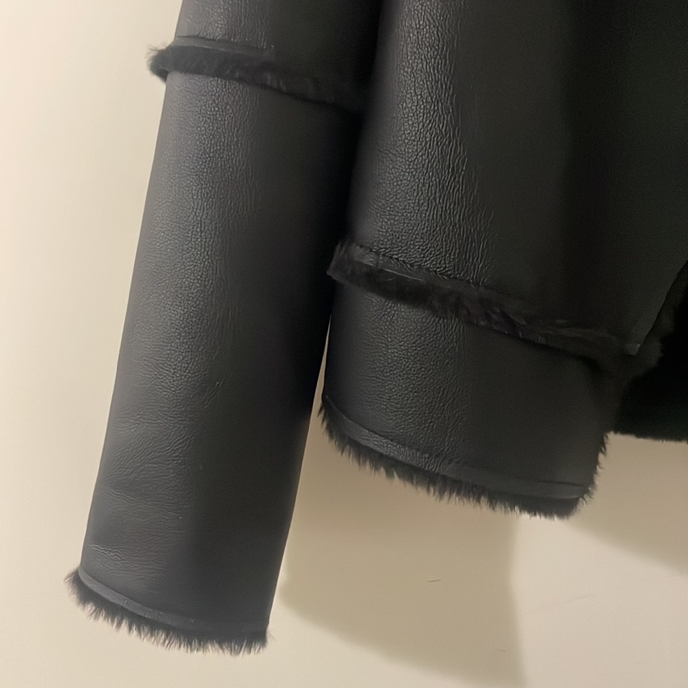 RARE Guess Reversible Faux Fur/Leather Jacket - Picture 3 of 9